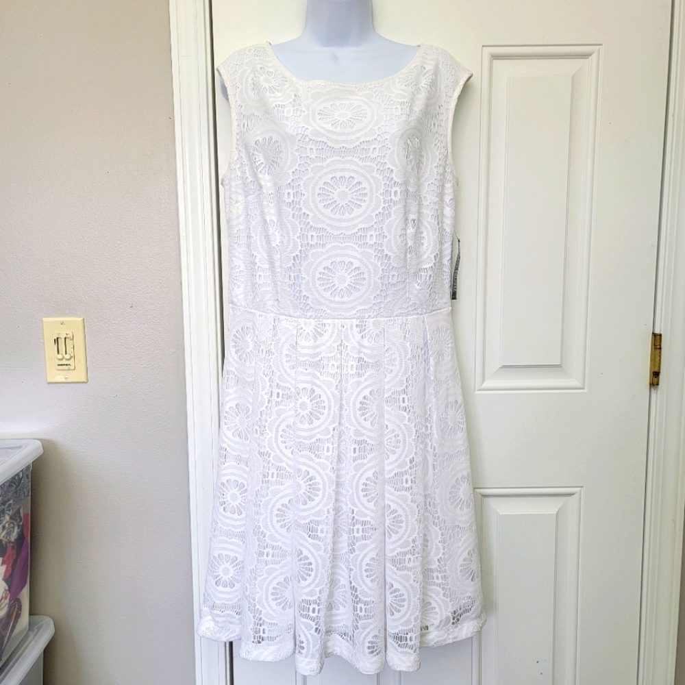 NWT New York And Company White Crochet Lace Lined Sleeveless Back Zip Dress 12